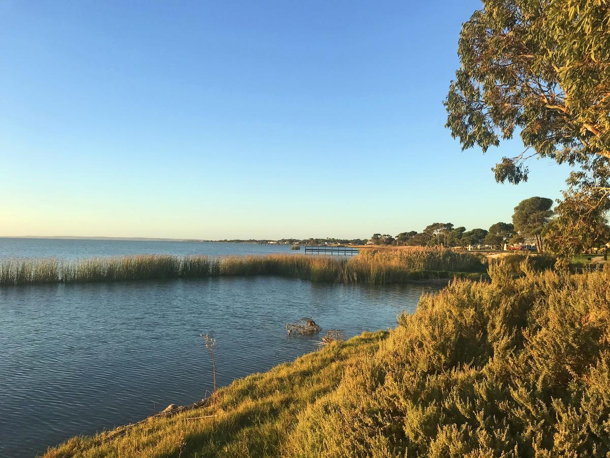 Lake Albert Motel Meningie Экстерьер фото